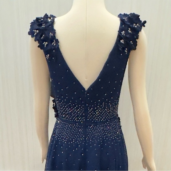 MAC DUGGAL Floral Applique Embroidered A-Line V-Neck Formal Gown Maxi Dress NEW - Picture 12 of 16